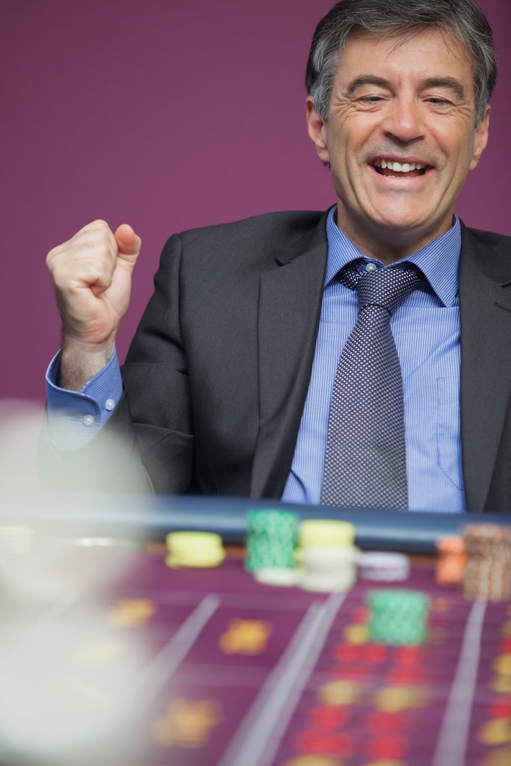 Dealer profesional uero togel di studio live blackjack berkualitas HD